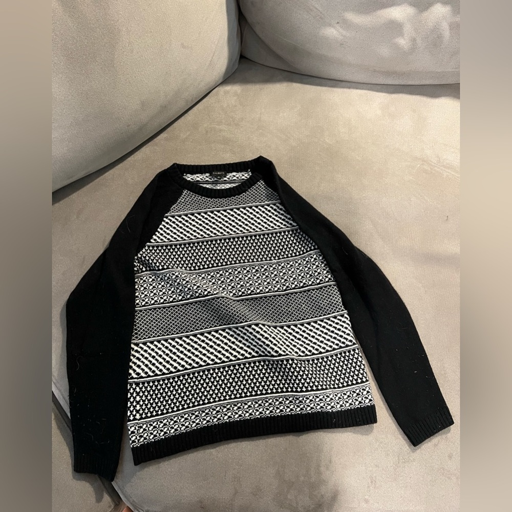 TALBOTS BLACK AND WHITE LAMBSWOOL SWEATER SO SOFT AND LUXE ✨ 🐑